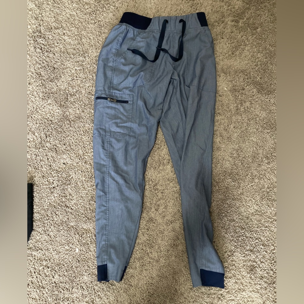 ADAR jogger scrubs
